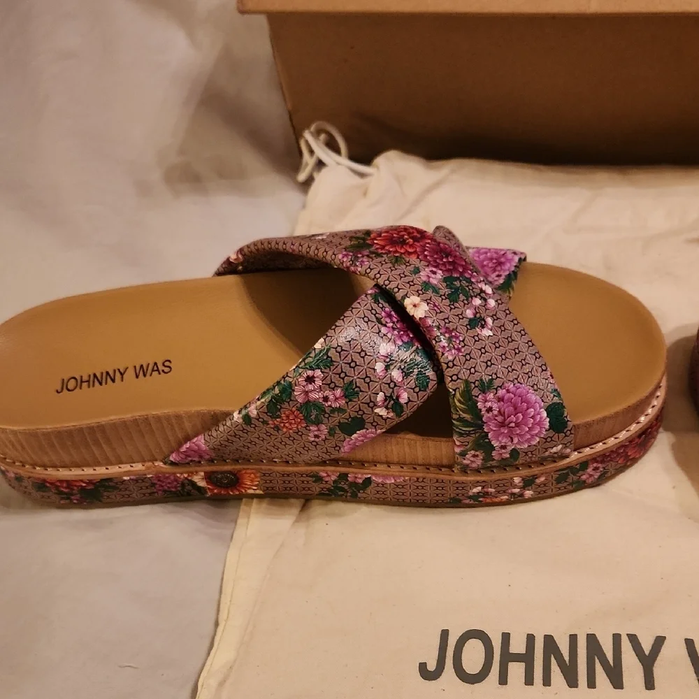 Johnny Was Sandals - Jenna X Band Sandal PRICE IS FIRM - Picture 4 of 4